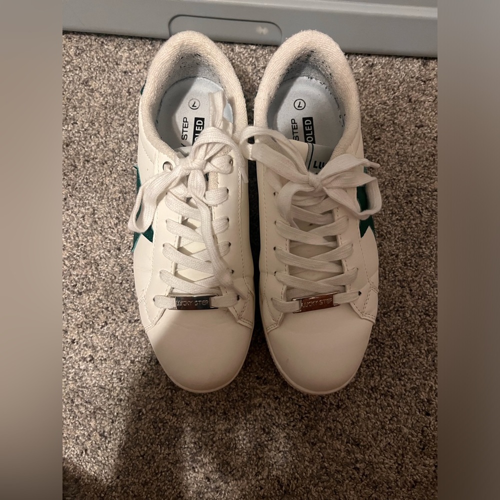 Lucky Step White Women’s Sneakers with Green Accent - Size 7